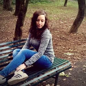 Meet your Posher, Stefania